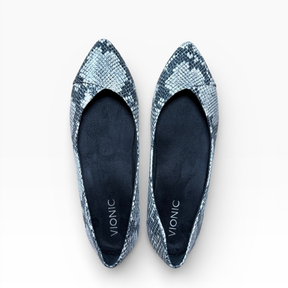 Vionic Women's Snakeskin Pattern Pointed Toe Flat… - image 3